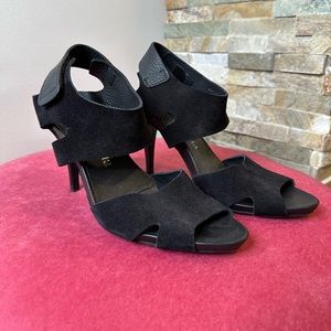 Pedro Garcia suede dress heel